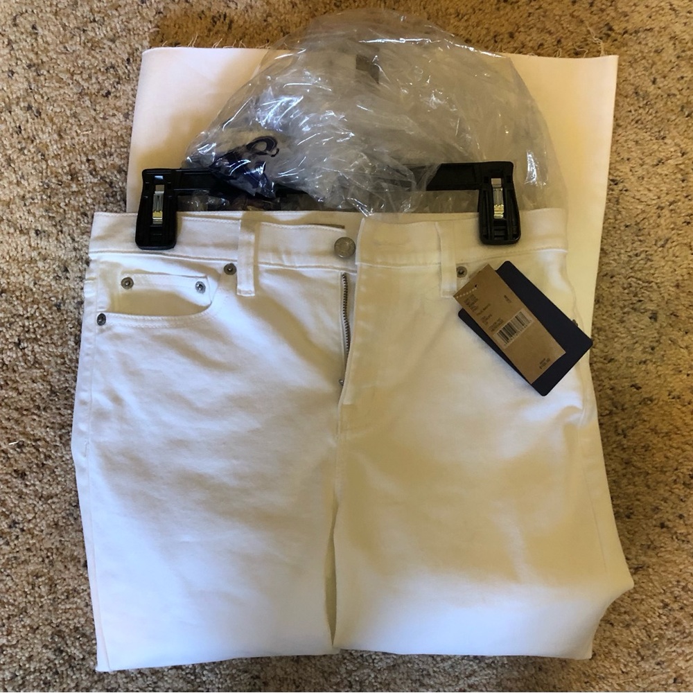 White fray hem jeans